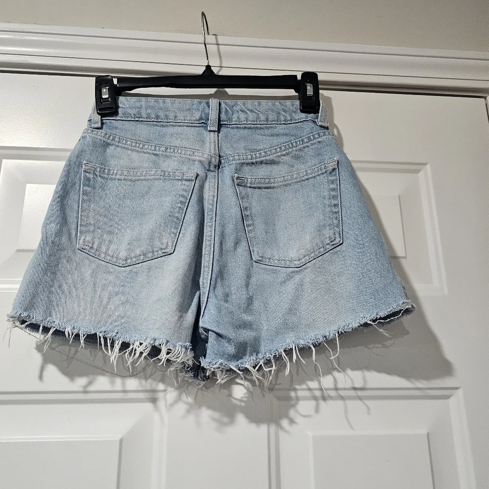 Zara cut outs on the pockets size 0